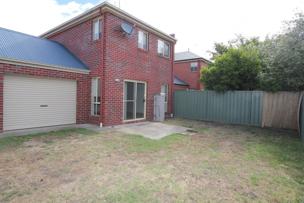 36 Lake Gardens Avenue LAKE GARDENS 13