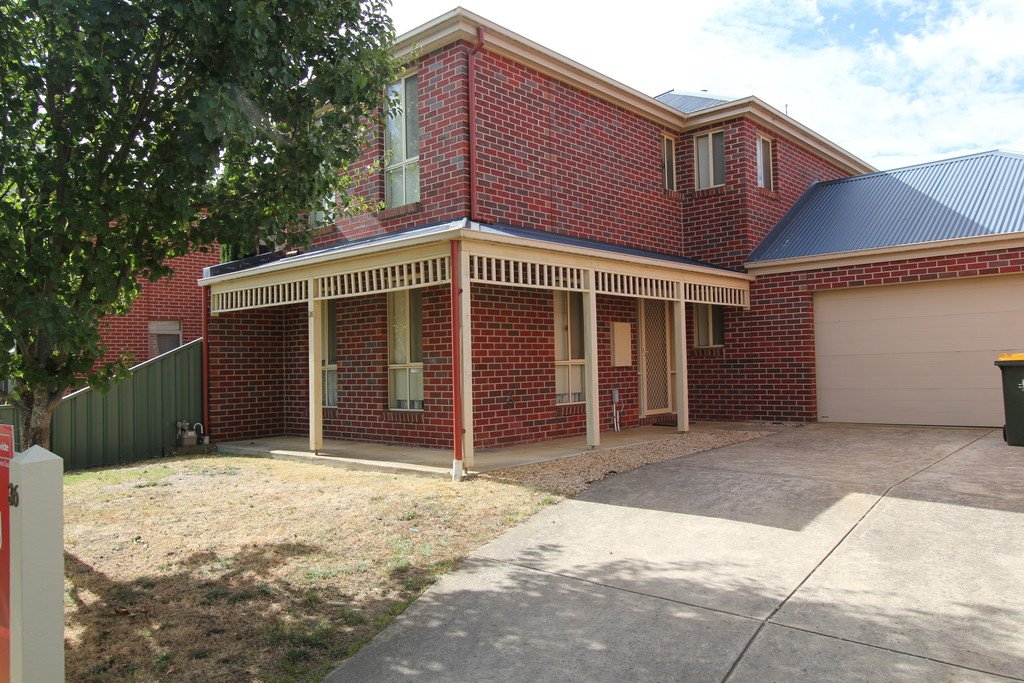 36 Lake Gardens Avenue LAKE GARDENS 14