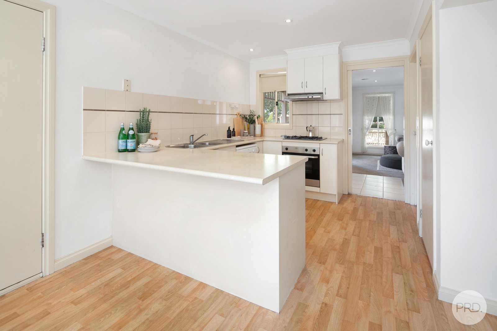 36 Lake Gardens Avenue LAKE GARDENS 4