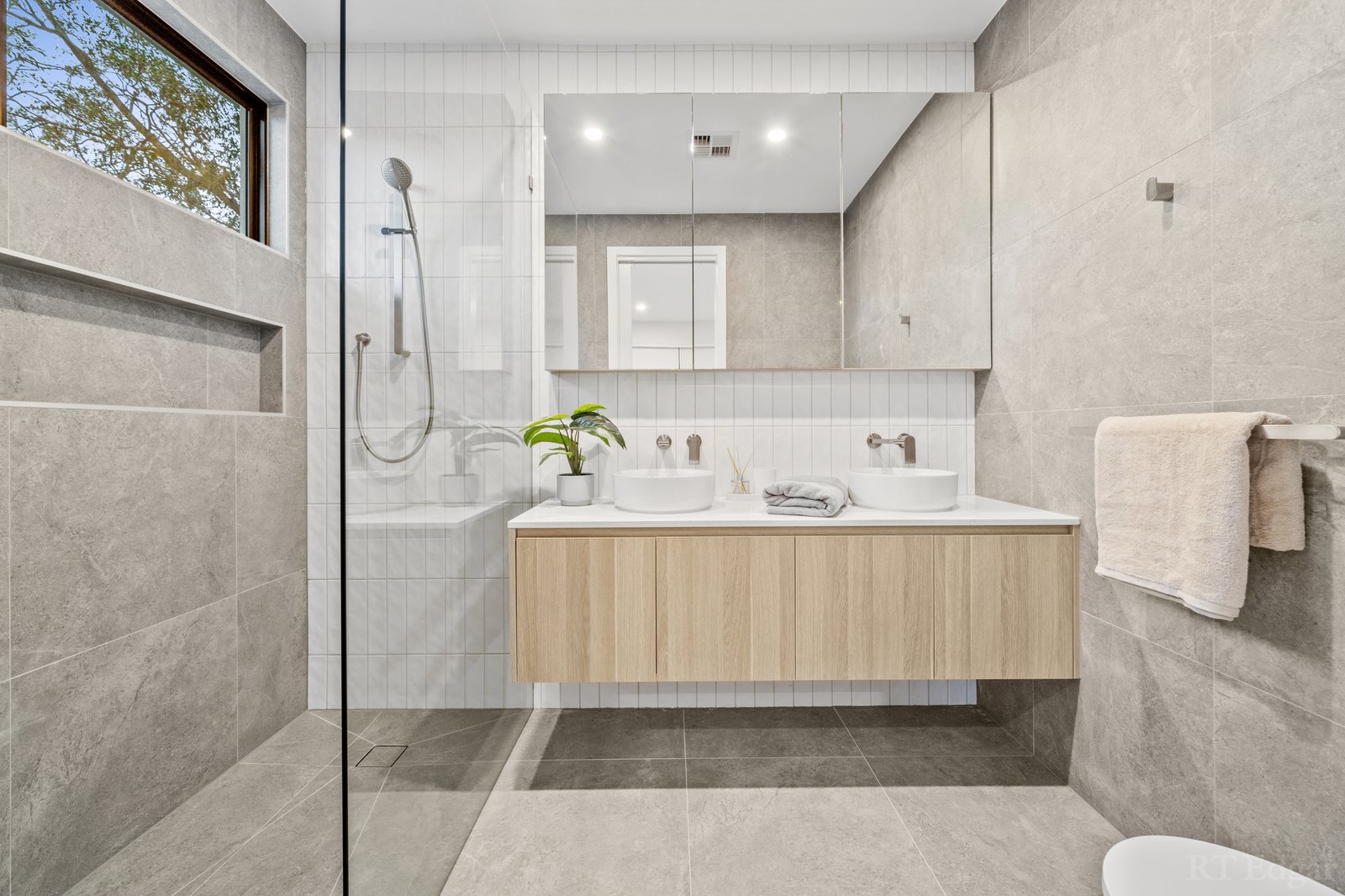 Real Estate and Property in 3/6 Leicester Street, Balwyn North, VIC