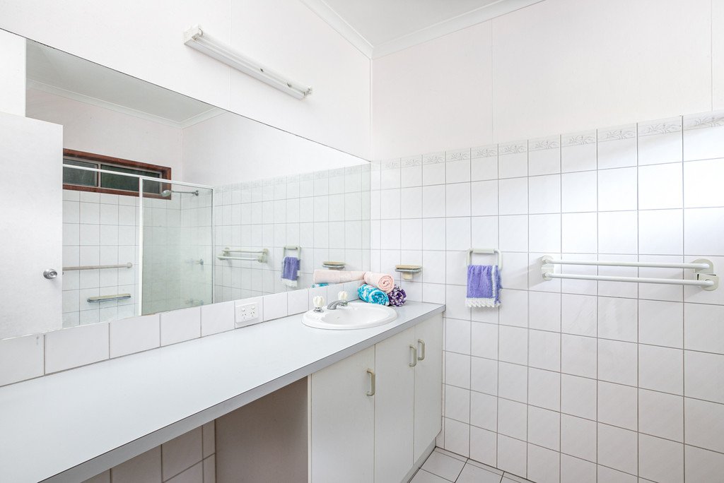 36 Manooka Drive CANNONVALE 9