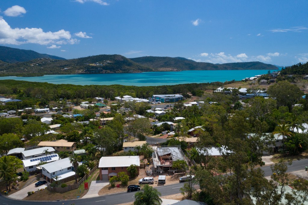 36 Manooka Drive CANNONVALE 17