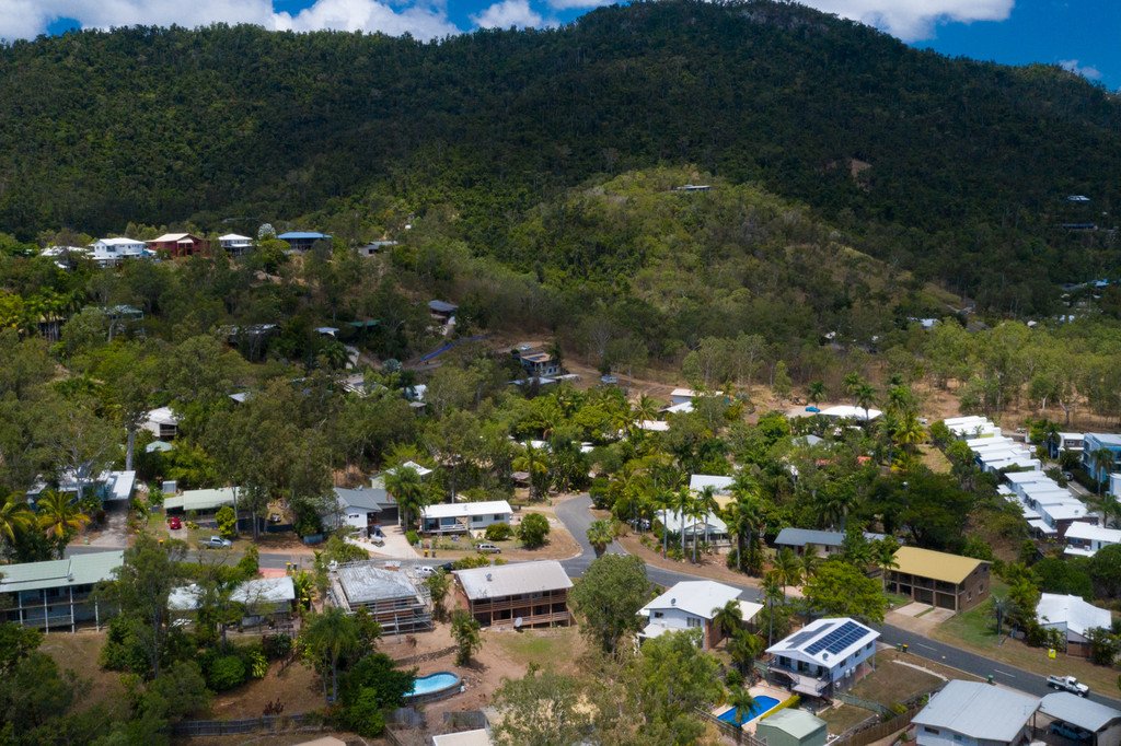 36 Manooka Drive CANNONVALE 18