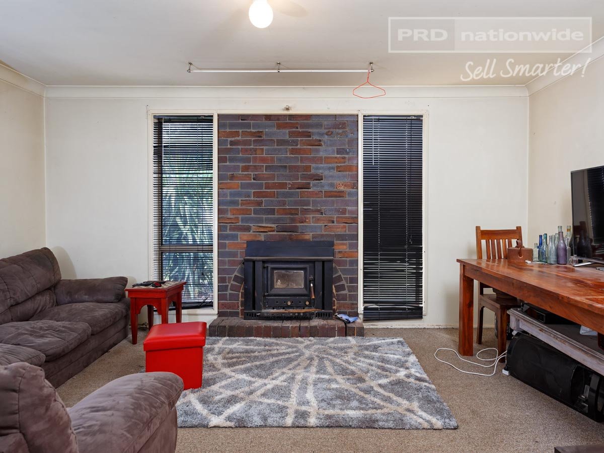 36 Maple Road LAKE ALBERT 2