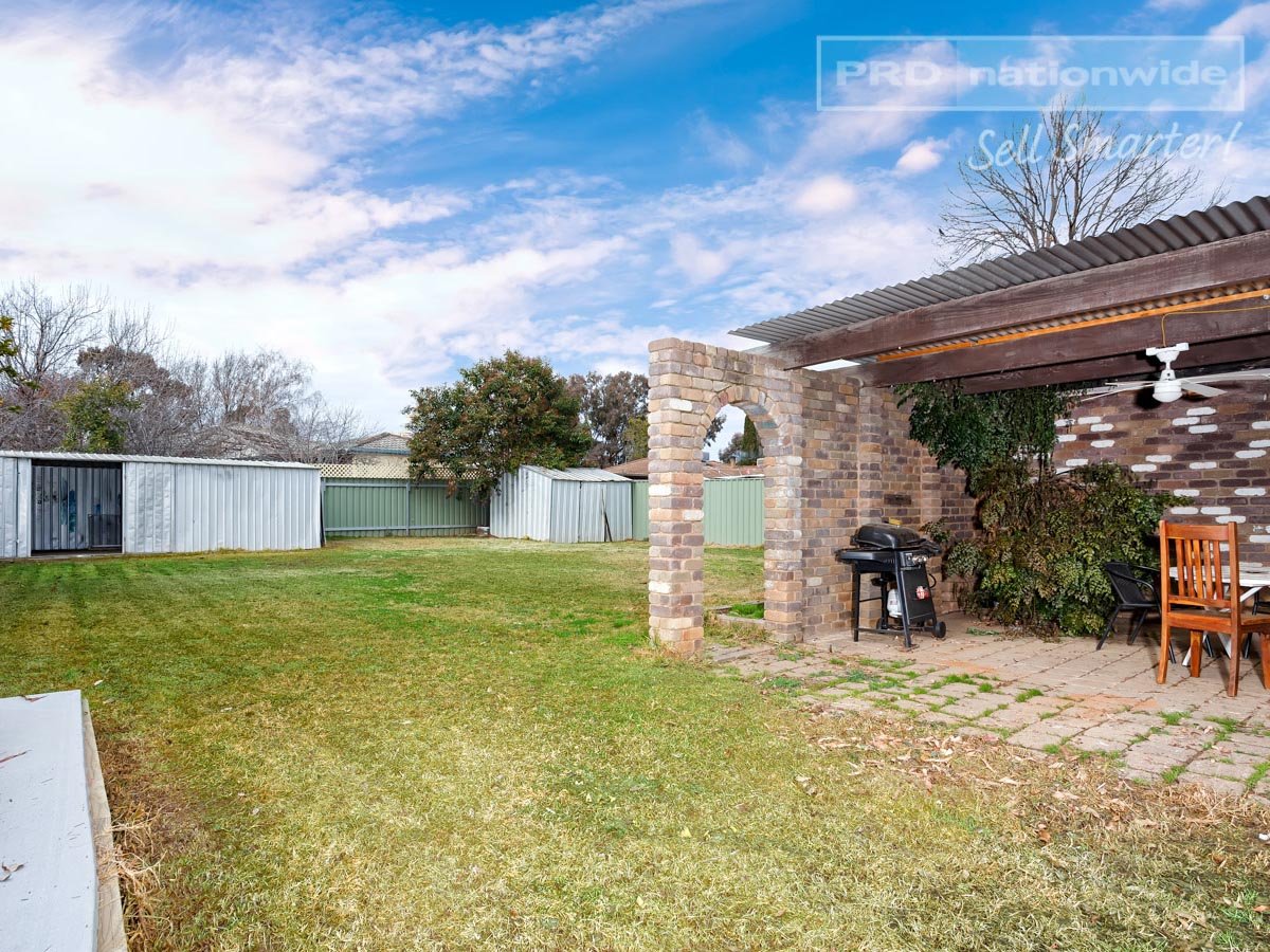 36 Maple Road LAKE ALBERT 4