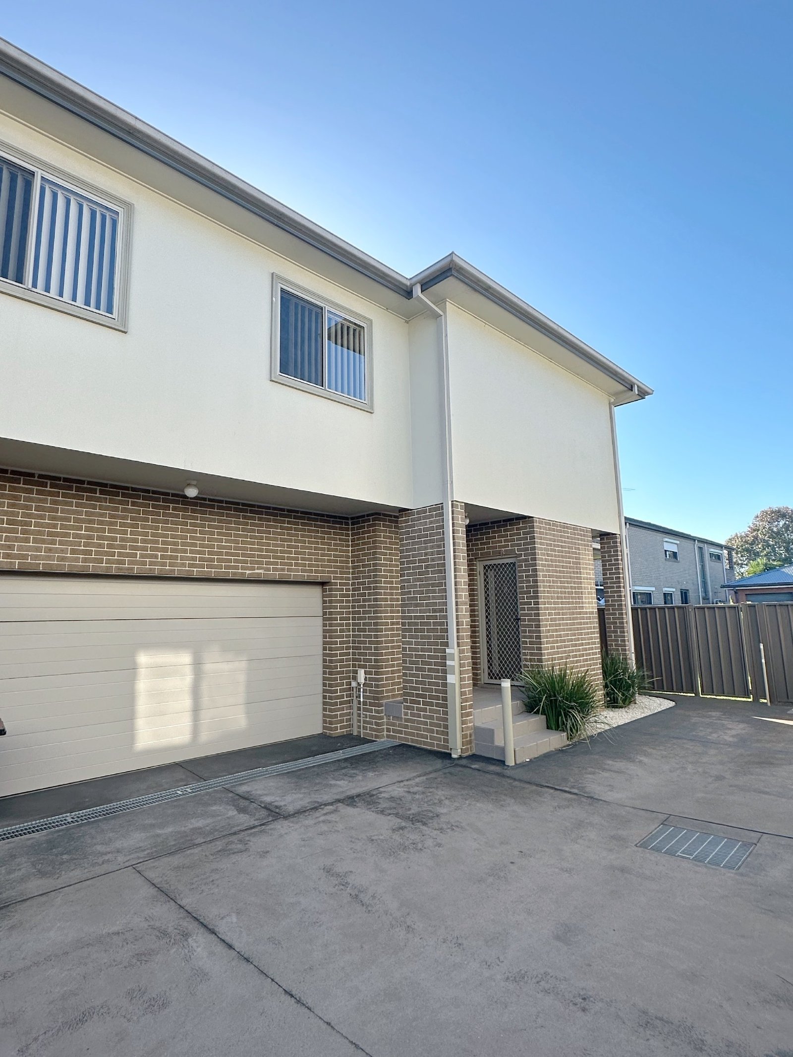 3/6 Market Street MOOREBANK 2