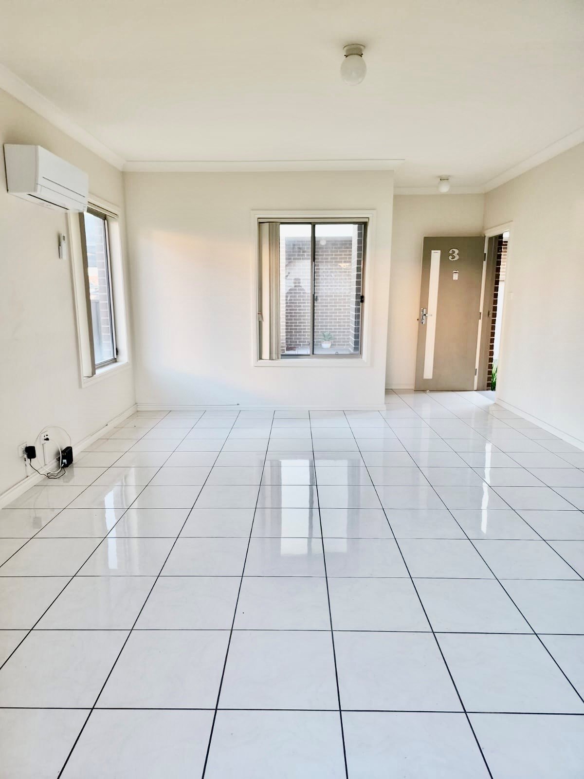 3/6 Market Street MOOREBANK 5