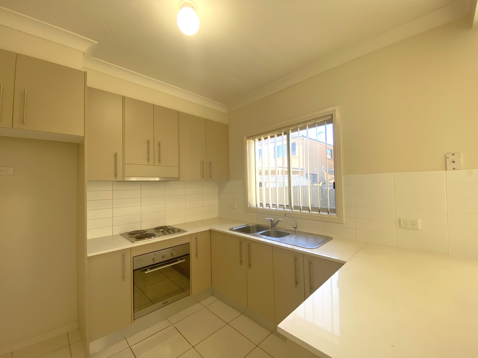 3/6 Market Street MOOREBANK 4