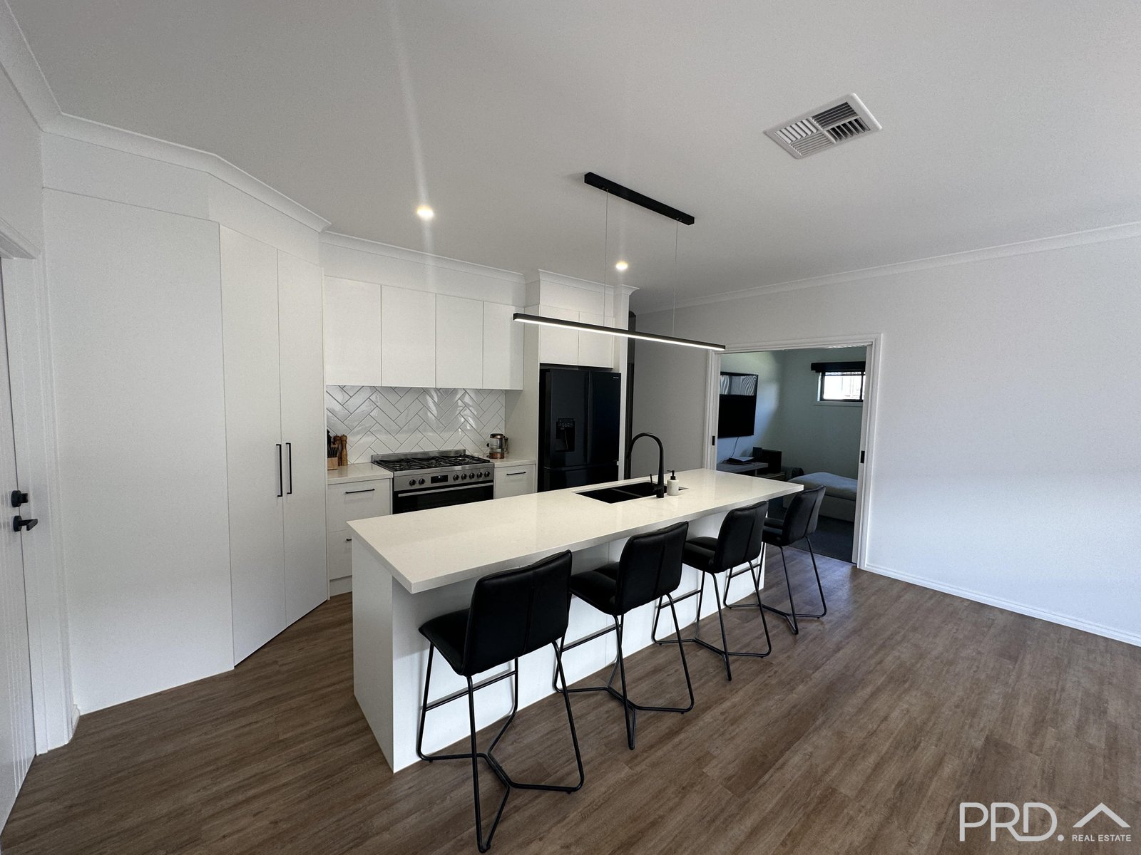 36 Milan Drive IRYMPLE 5