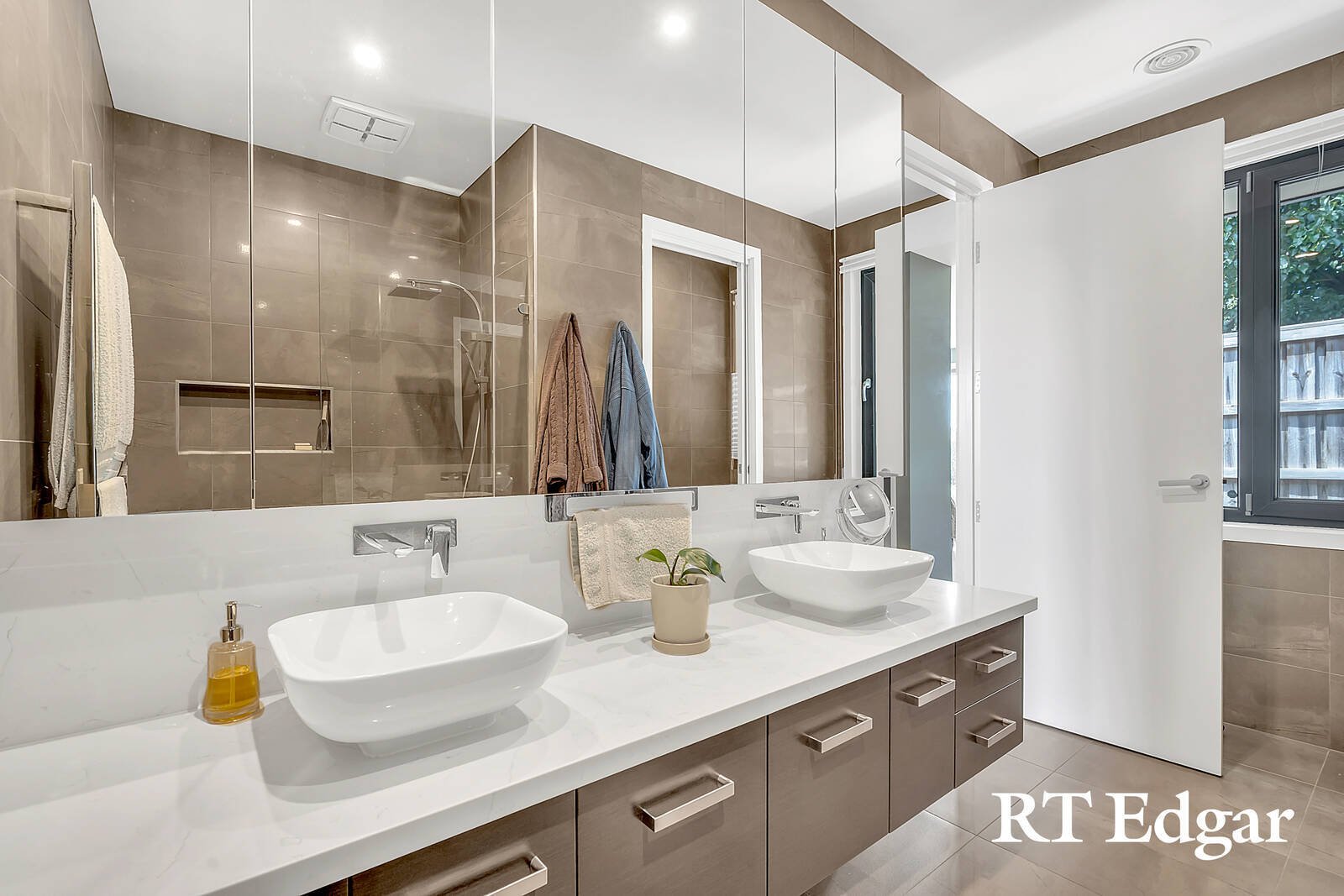 Real Estate and Property in 36 Mulgutherie Way, Gisborne, VIC