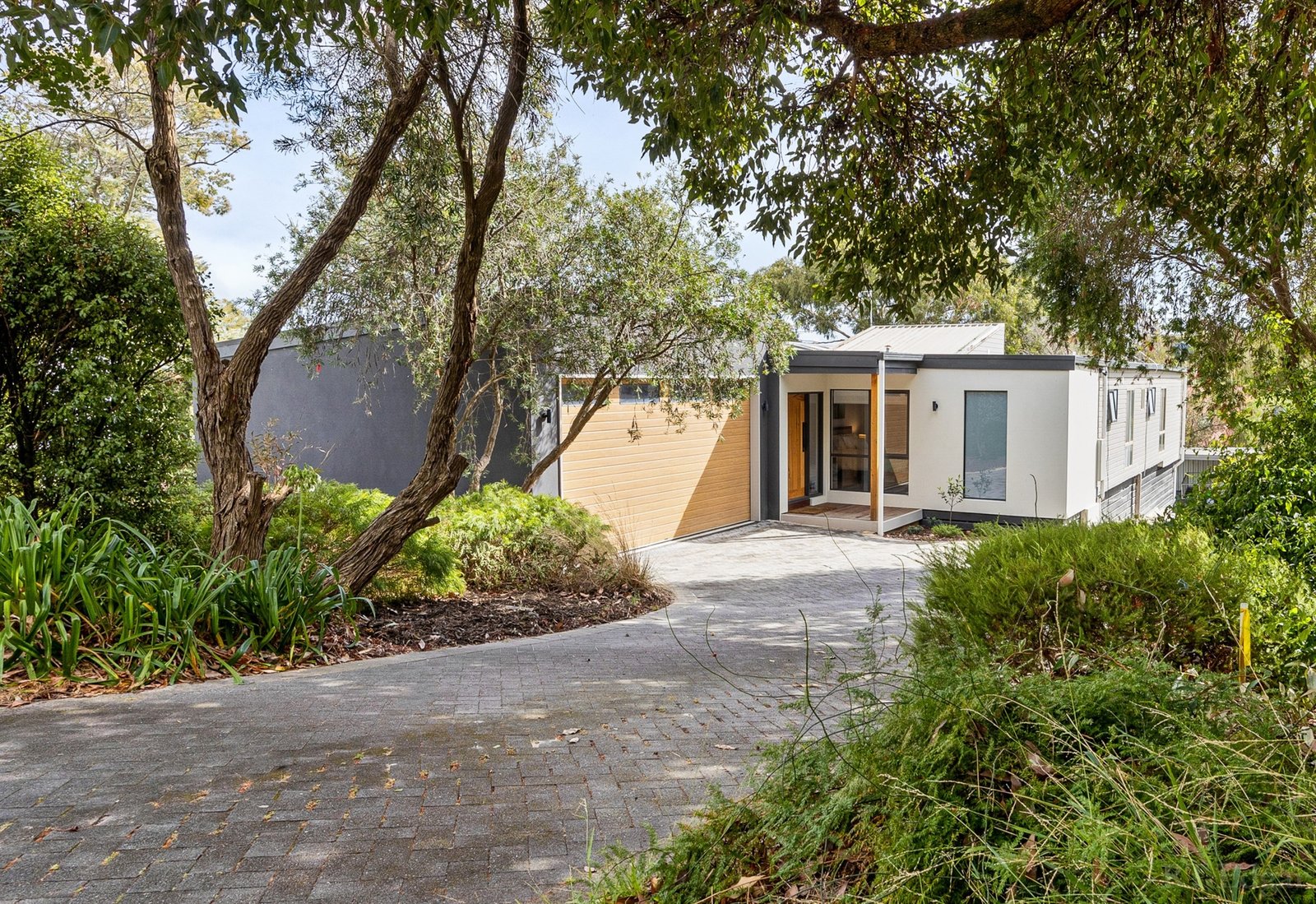 Real Estate and Property in 36 Murawa Drive, Rosebud, VIC