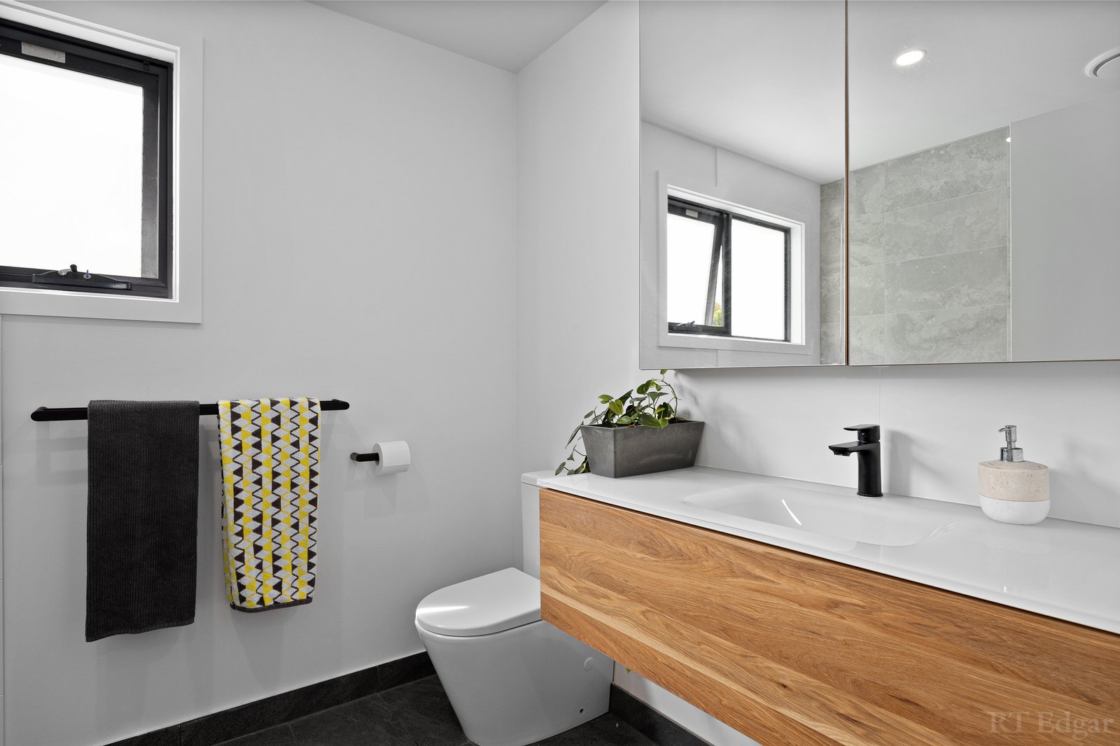 Real Estate and Property in 36 Murawa Drive, Rosebud, VIC