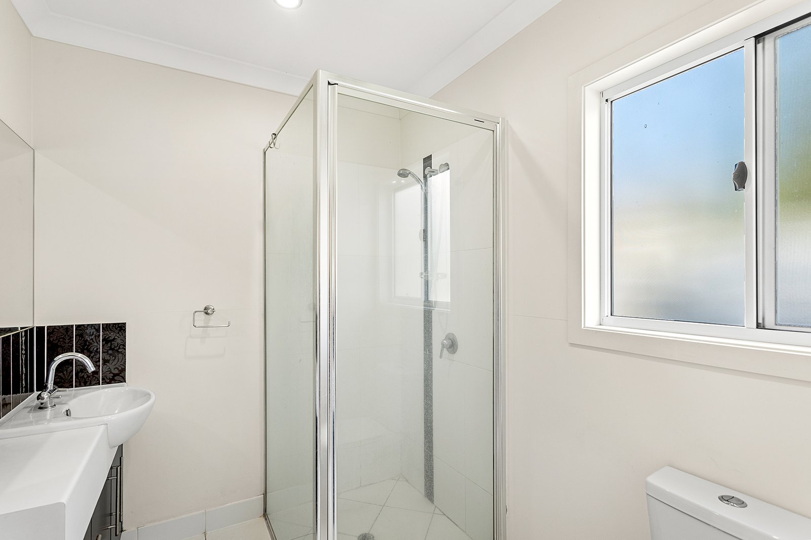 36 Parker Road CANNONVALE 9