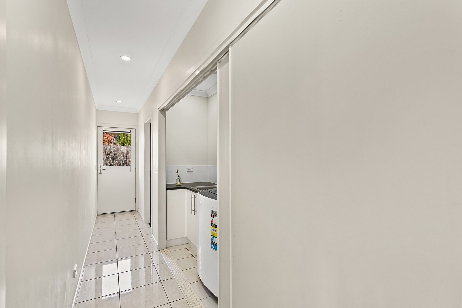 36 Parker Road CANNONVALE 13