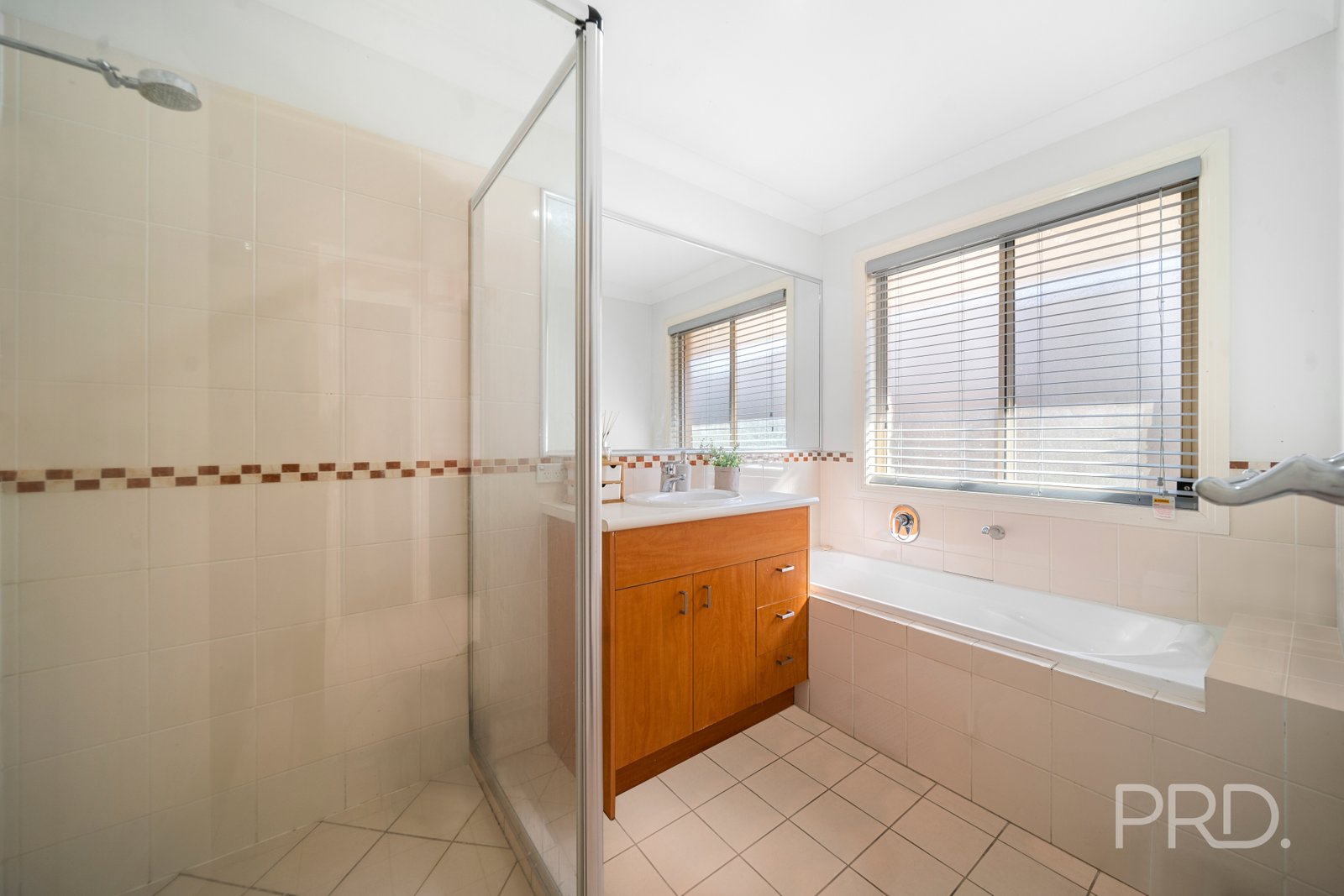 36 PORTLAND Parade REDLAND BAY 13