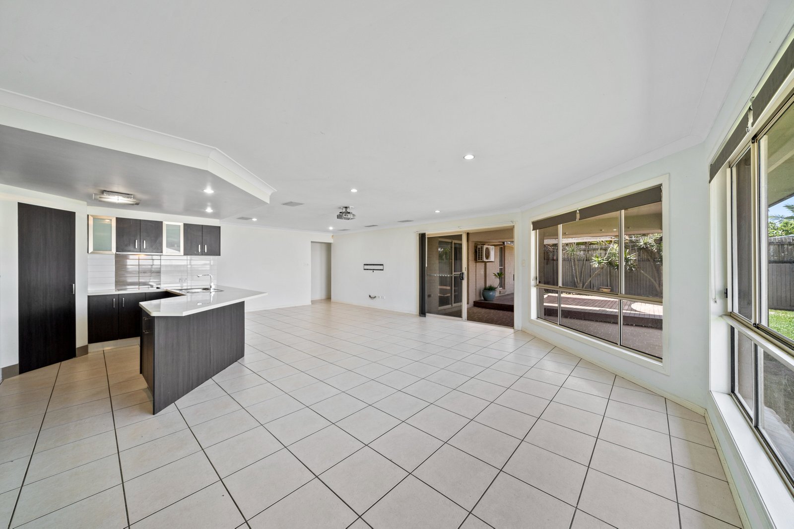 36 PORTLAND Parade REDLAND BAY 2