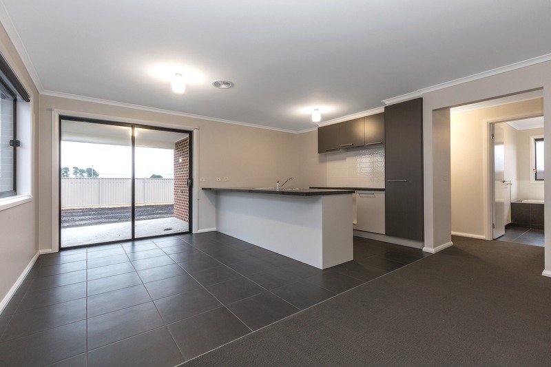 Gallery: 36 Red Robin Drive