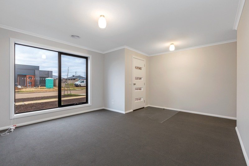 Gallery: 36 Red Robin Drive