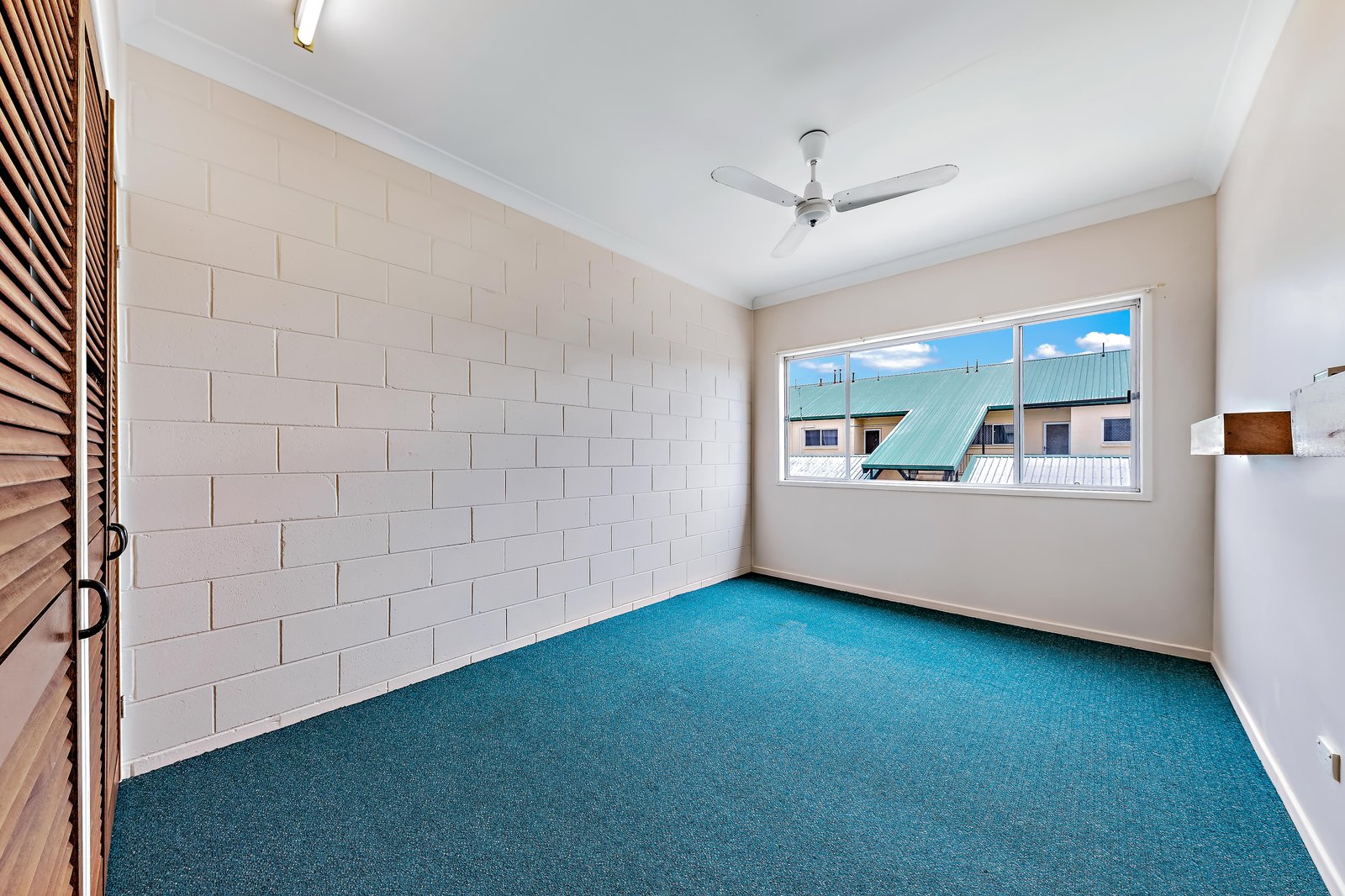 3/6 Robert Street PROSERPINE 3