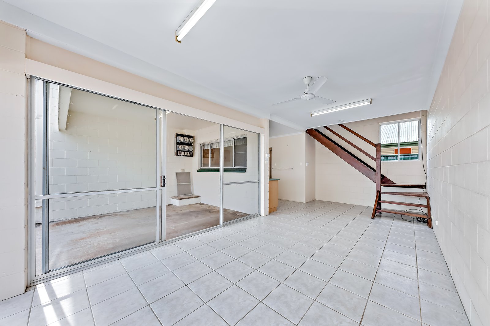 3/6 Robert Street PROSERPINE 6