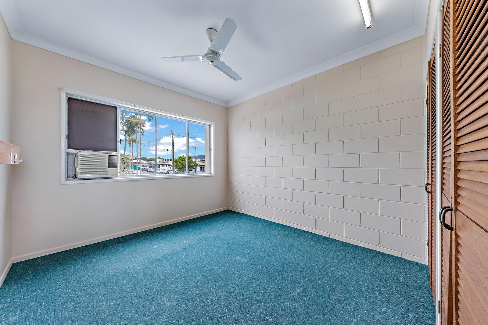 3/6 Robert Street PROSERPINE 7