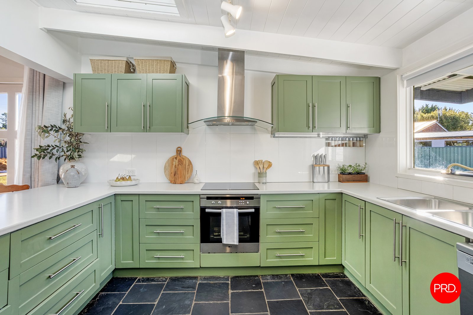 36 Roderick Street TARADALE 8