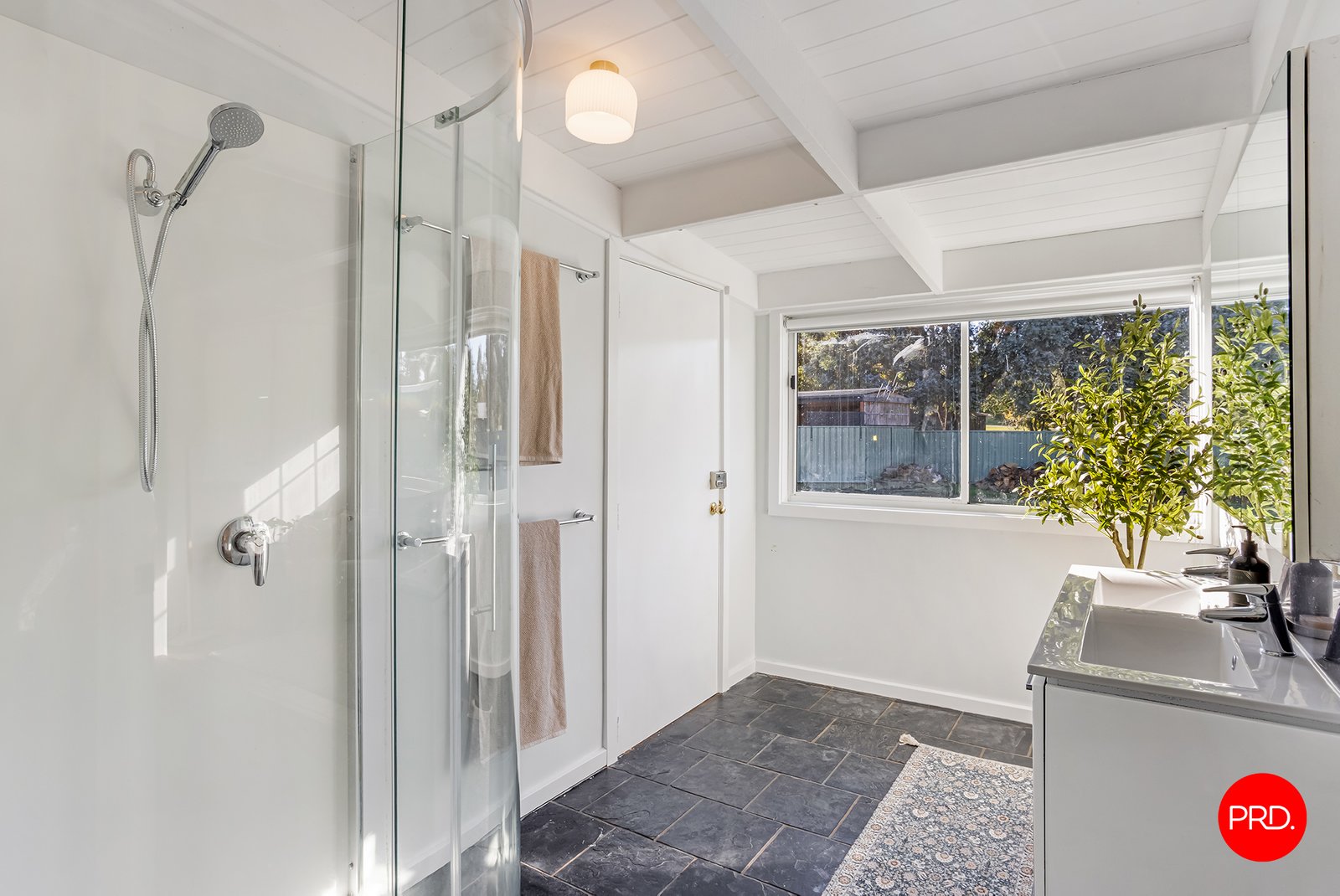 36 Roderick Street TARADALE 11