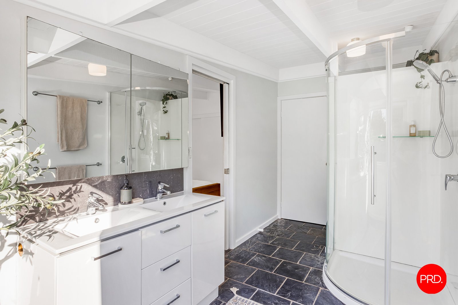 36 Roderick Street TARADALE 12