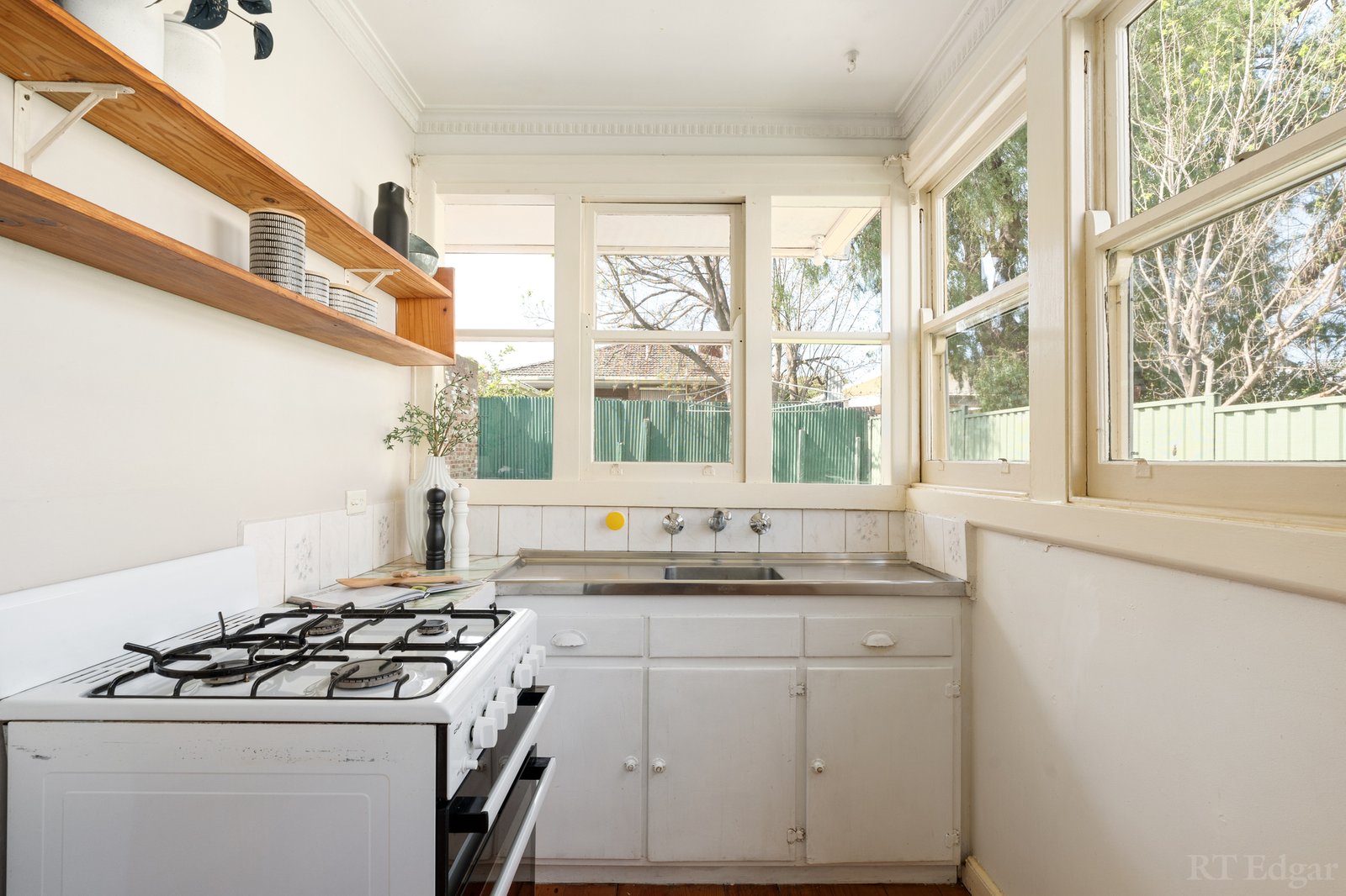 Real Estate and Property in 36 Salisbury Grove, Northcote, VIC