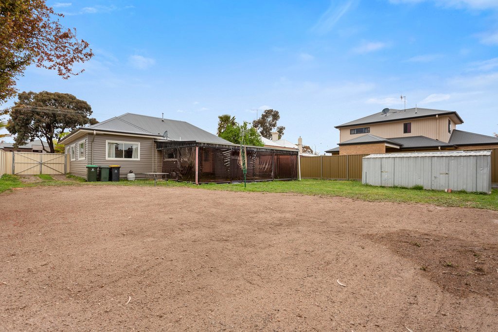 36 Somerville Street FLORA HILL 11