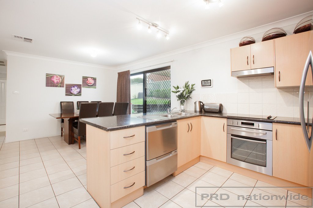 36 Squadron Cres  RUTHERFORD 7