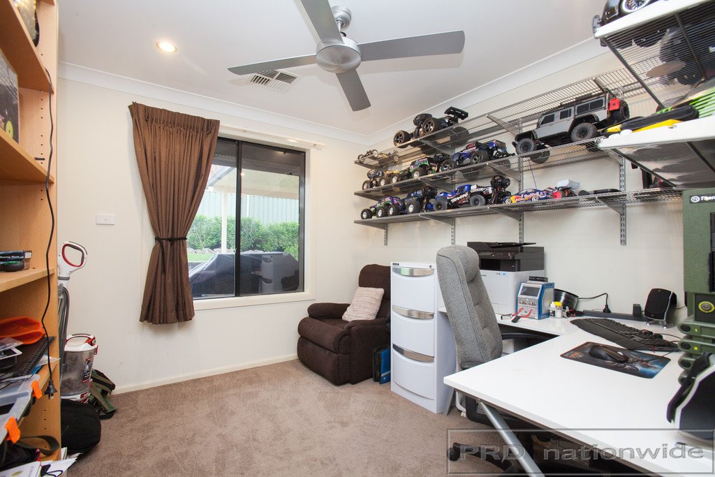 36 Squadron Cres  RUTHERFORD 13