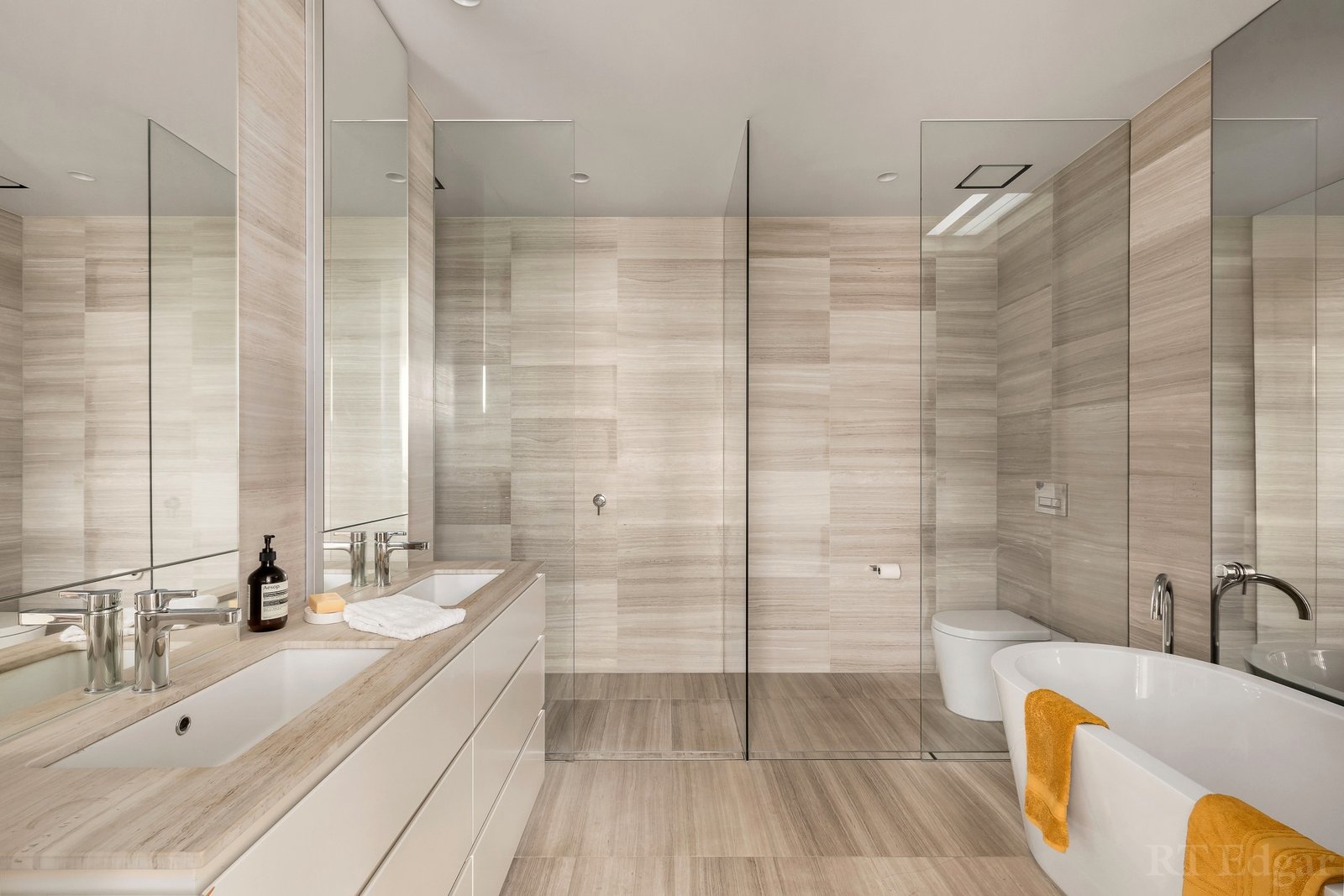 Real Estate and Property in 3/6 St Johns Lane, Toorak, VIC