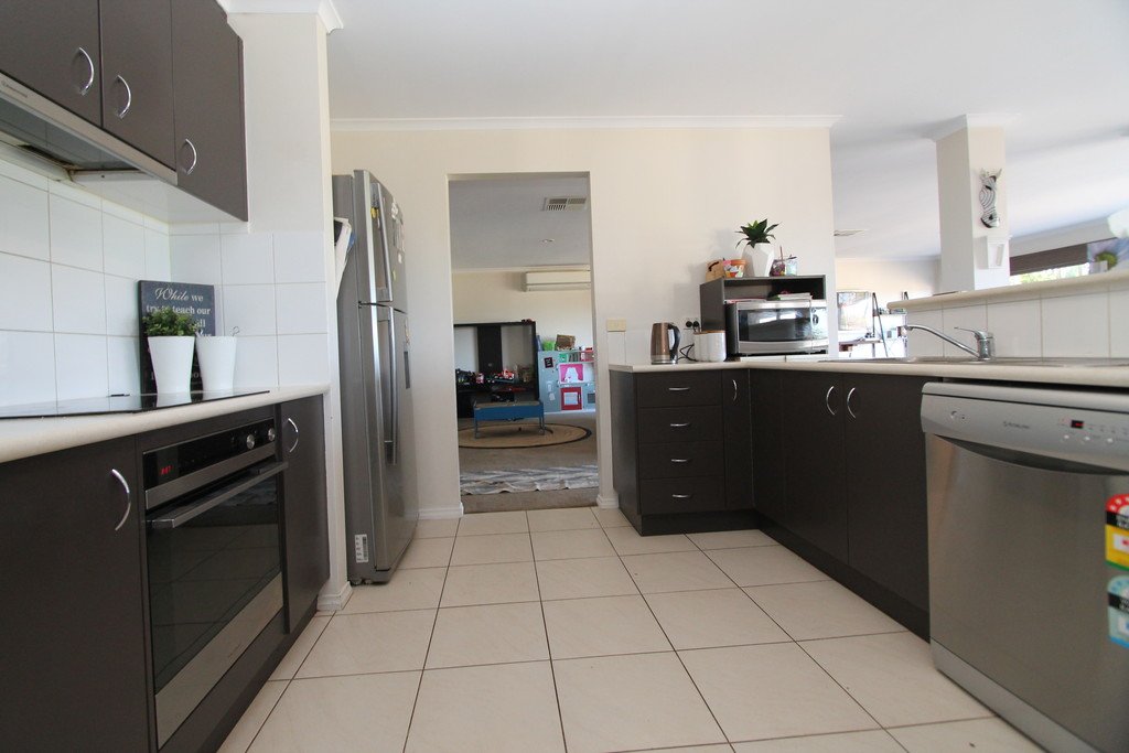 36 Steetley Lane MOUNT EGERTON 3