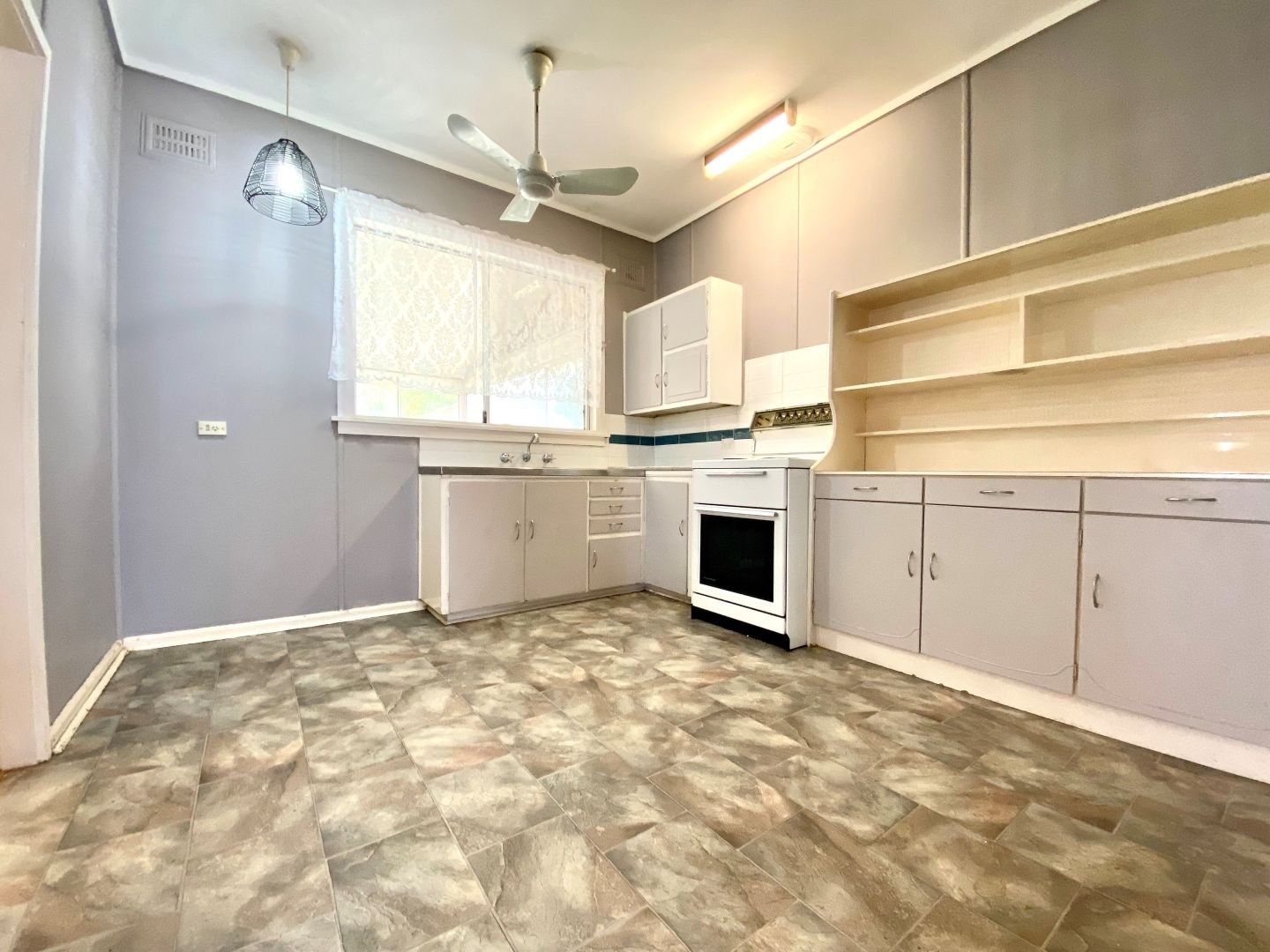 36 Stewart Avenue TAMWORTH 6