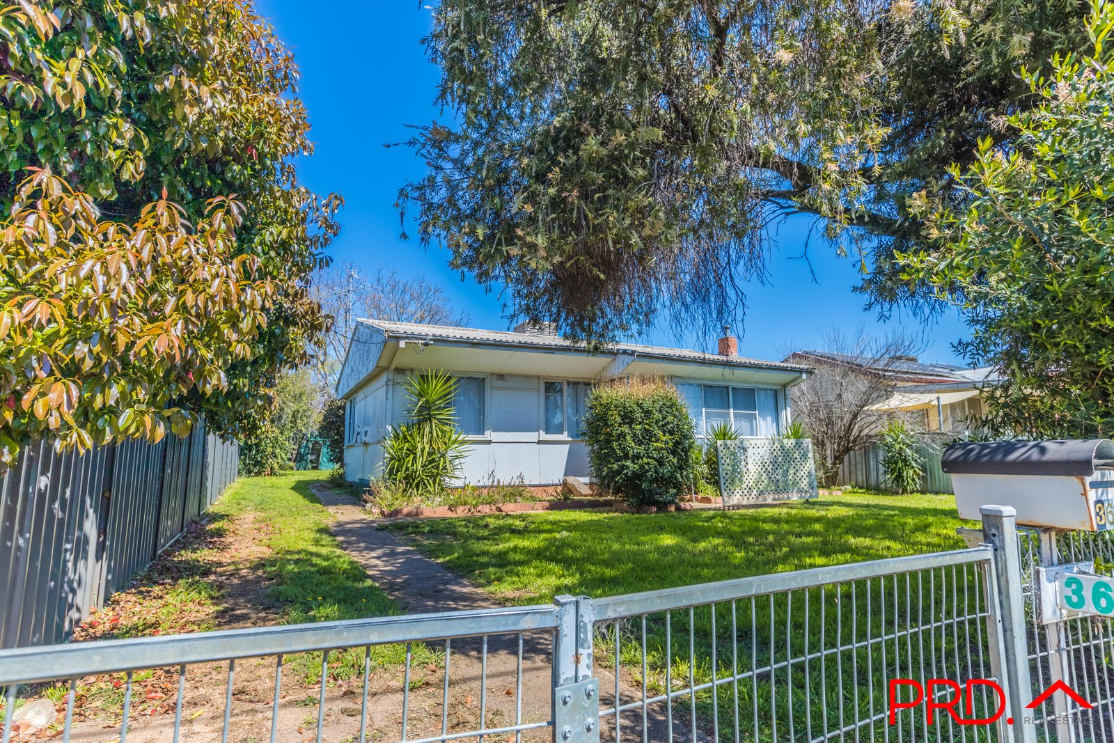 36 Stewart Avenue TAMWORTH 2