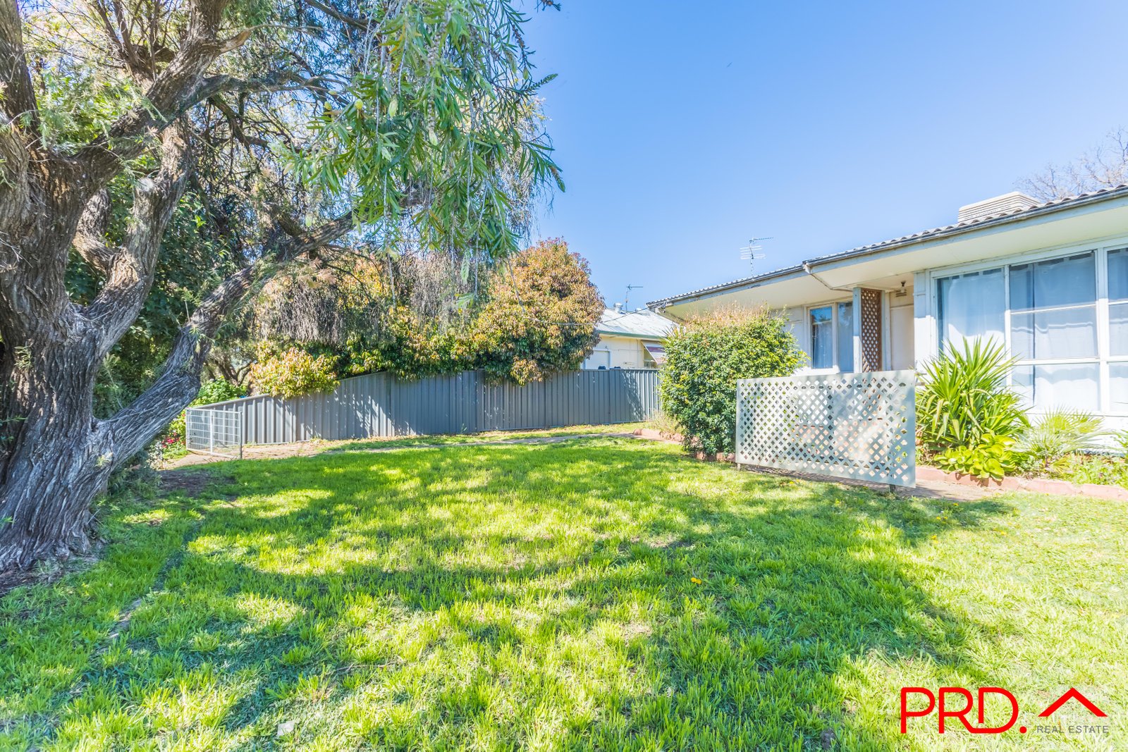 36 Stewart Avenue TAMWORTH 14