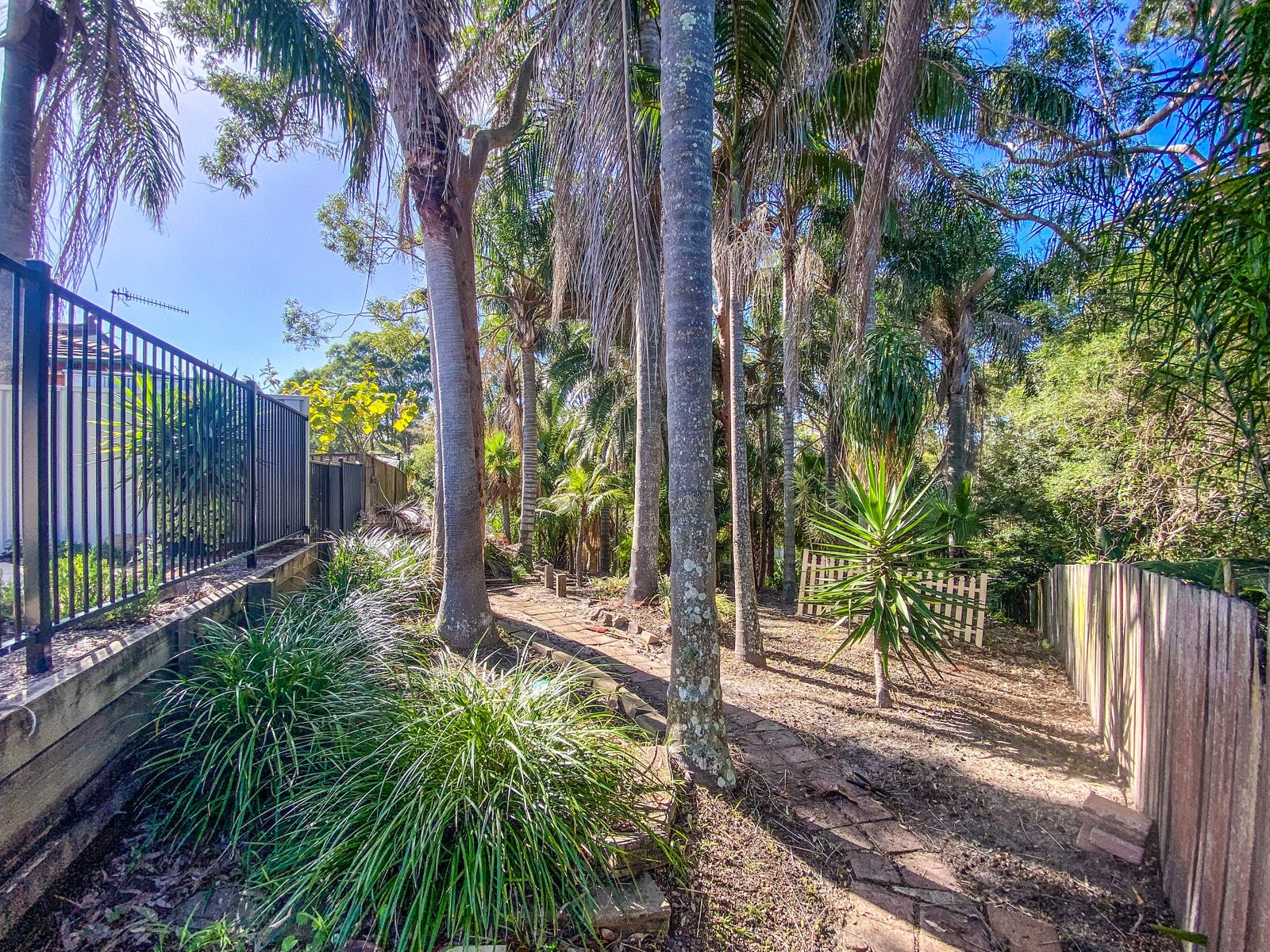 3/6 The Jib  SALAMANDER BAY 18