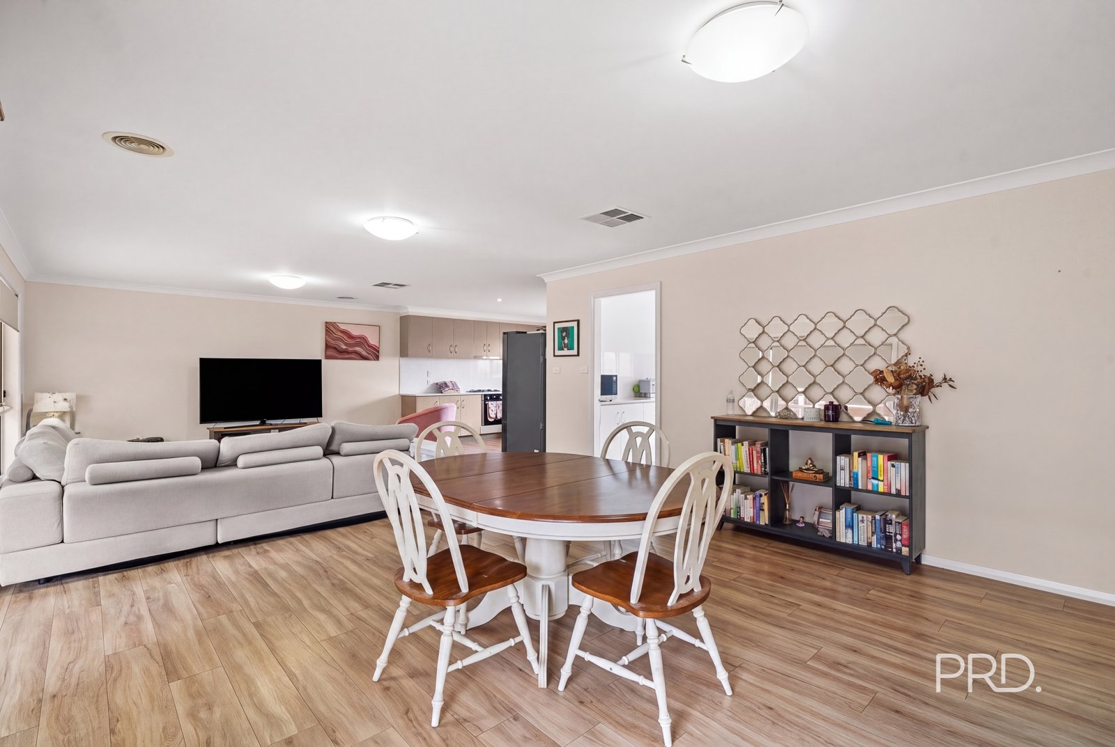 3/6 Trumper Street BOOROOMA 6