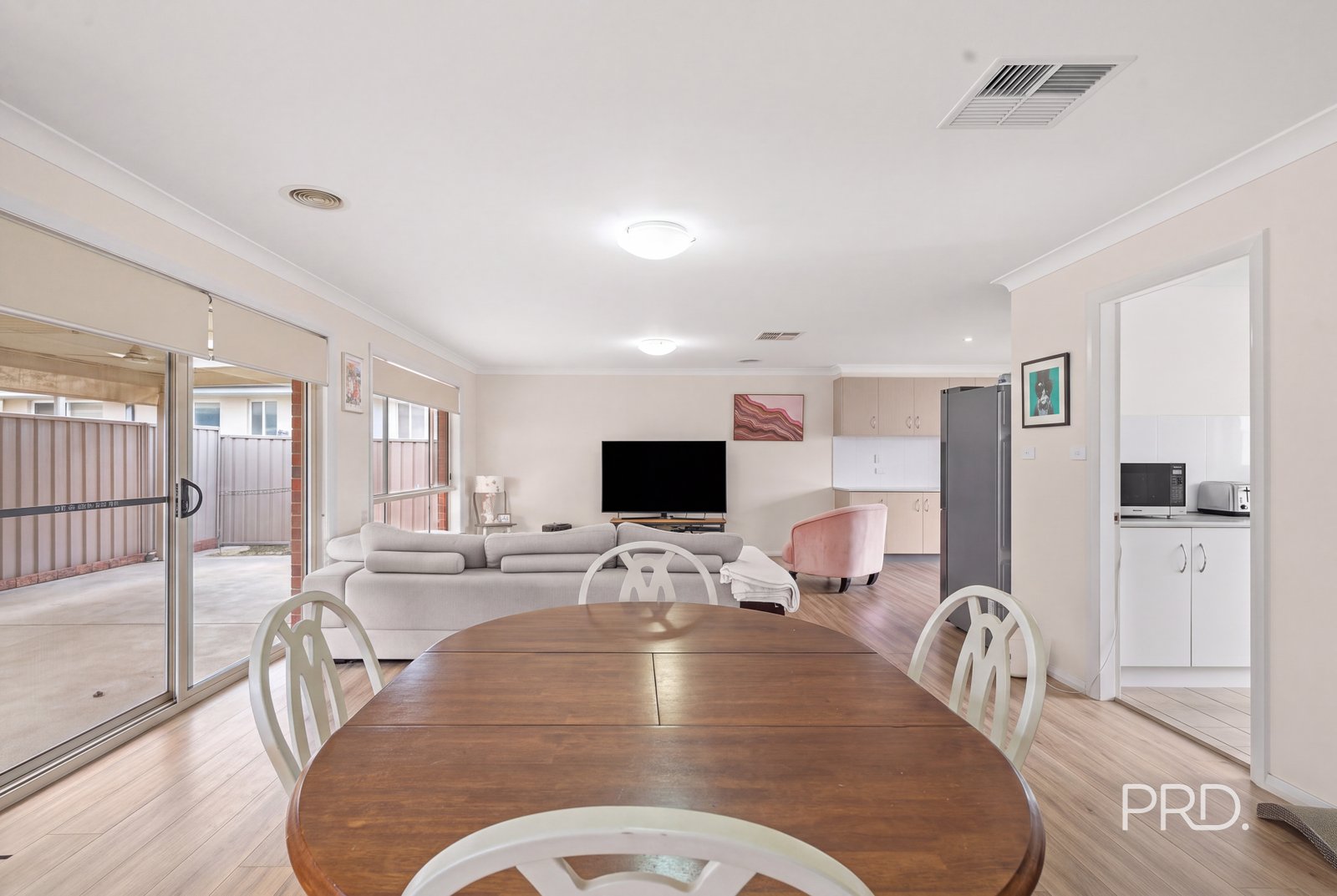 3/6 Trumper Street BOOROOMA 7