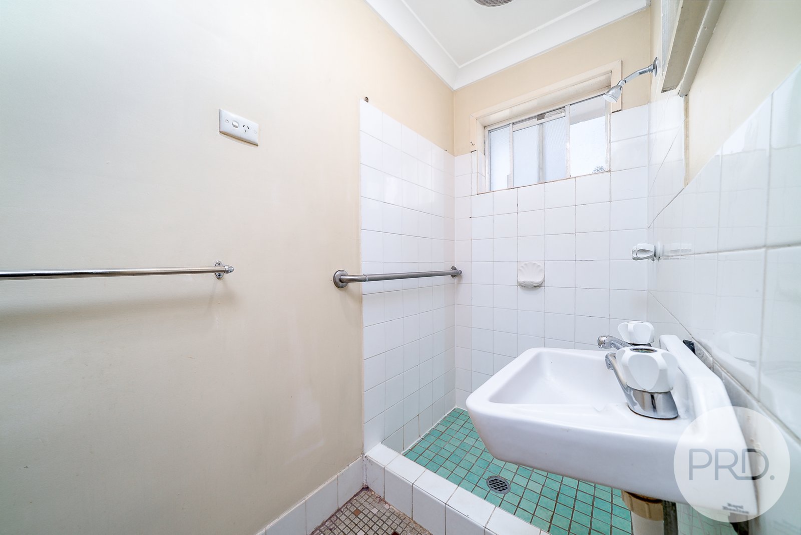 3/6 Veale Street ASHMONT 8