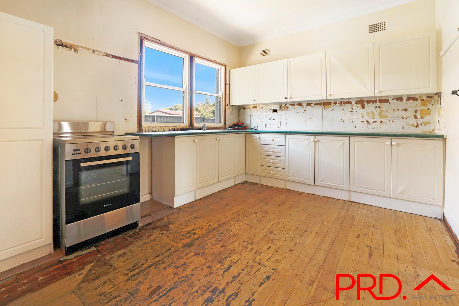 36 Vera Street TAMWORTH 11