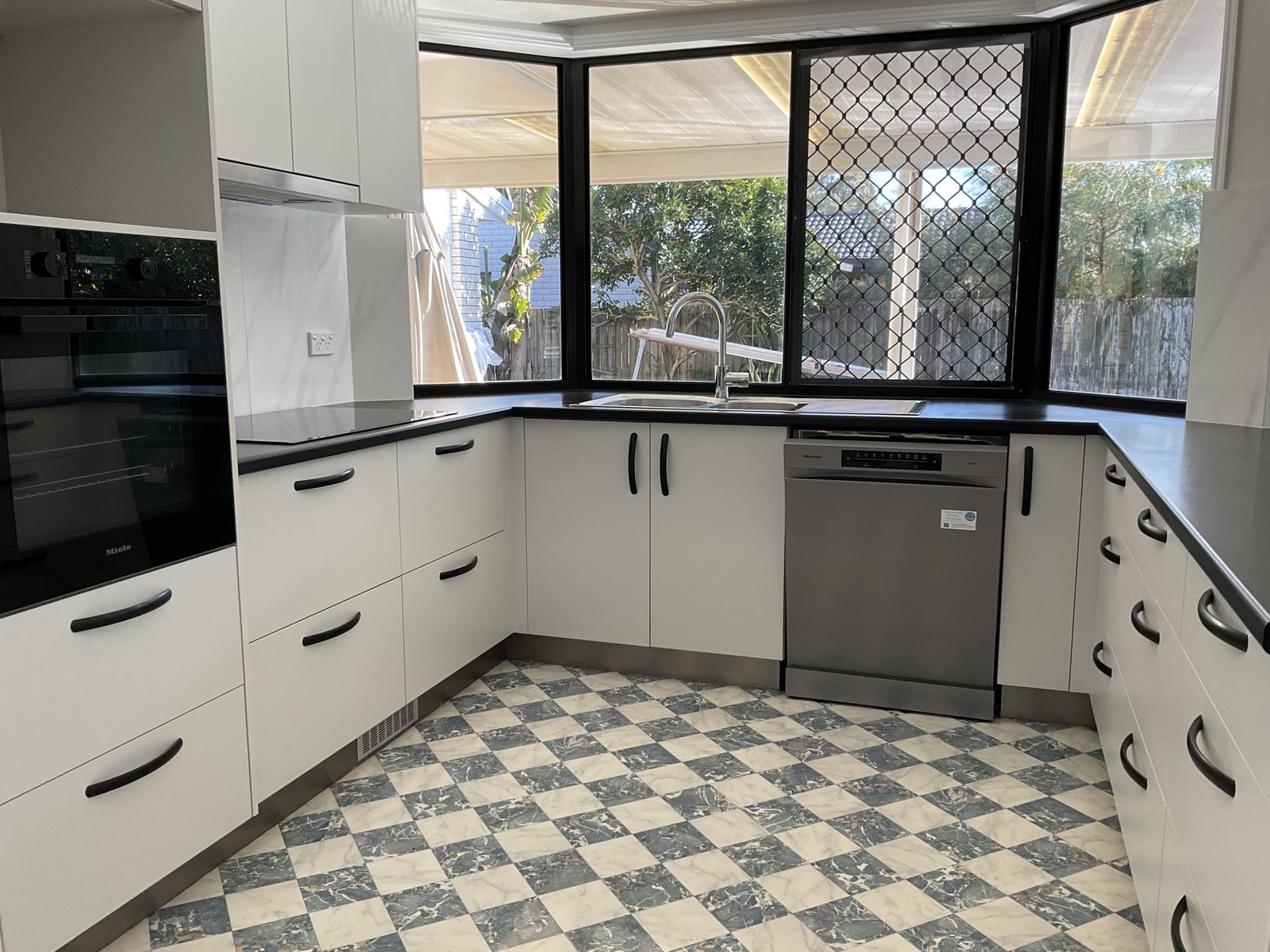 36 Victoria Street POINT VERNON 11