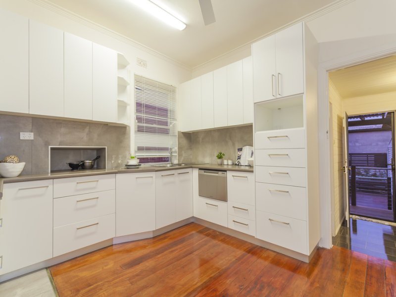 Gallery: 36 Villamanta Street