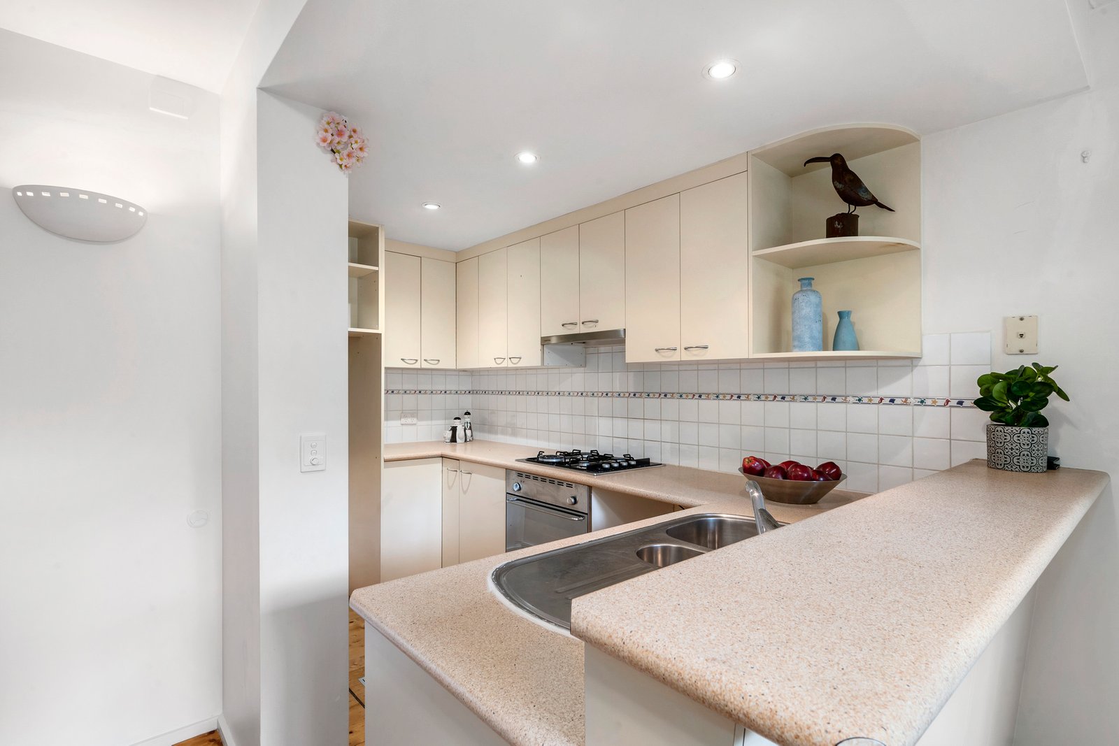 Real Estate and Property in 3/6 Wave Street, Elwood, VIC