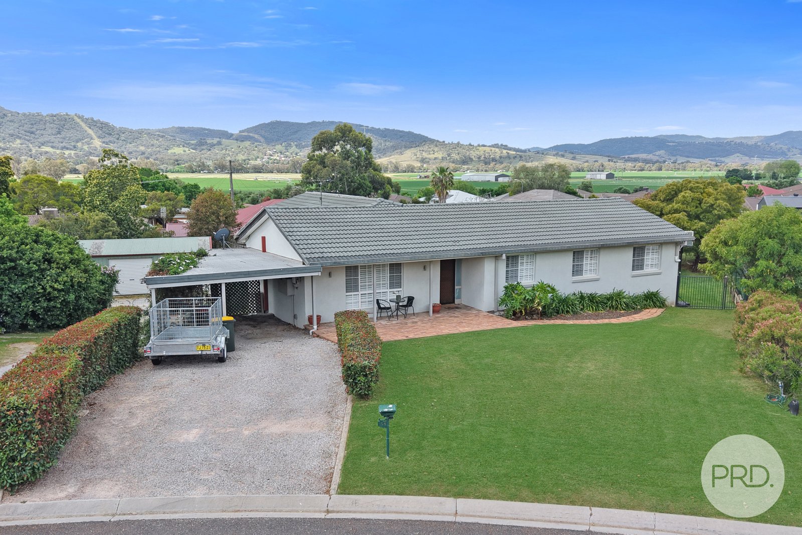 36 Windhover Crescent TAMWORTH 2