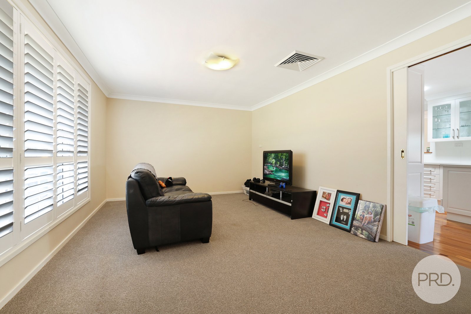 36 Windhover Crescent TAMWORTH 3