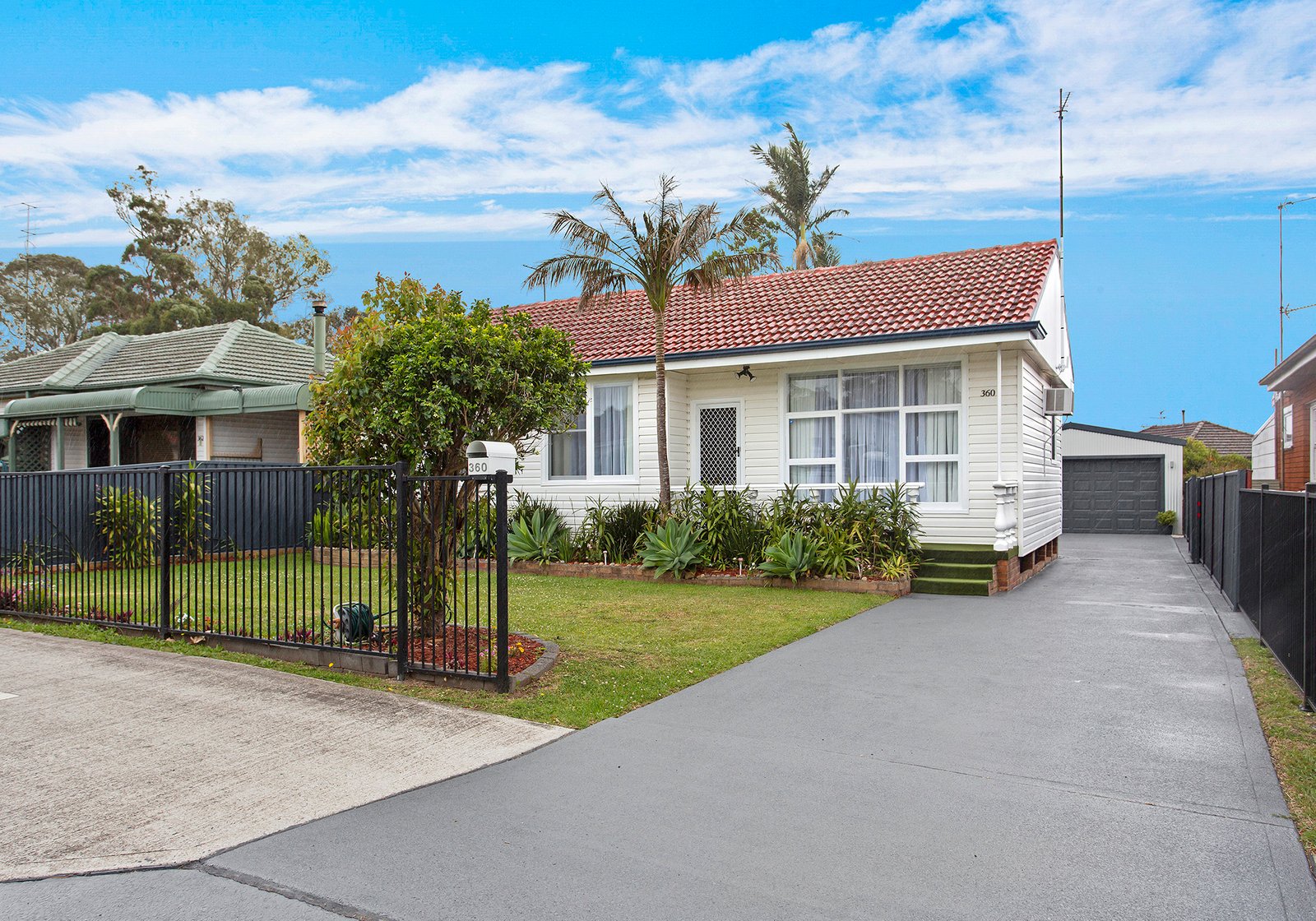 360 Kanahooka Rd  BROWNSVILLE 2