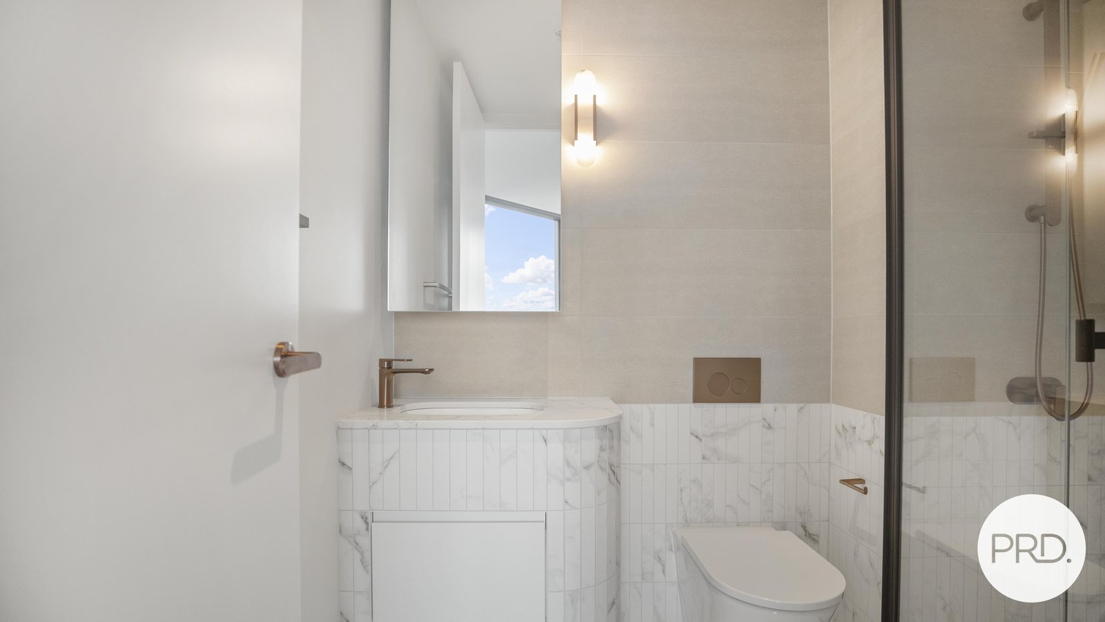 3602/63 La Trobe Street MELBOURNE 9