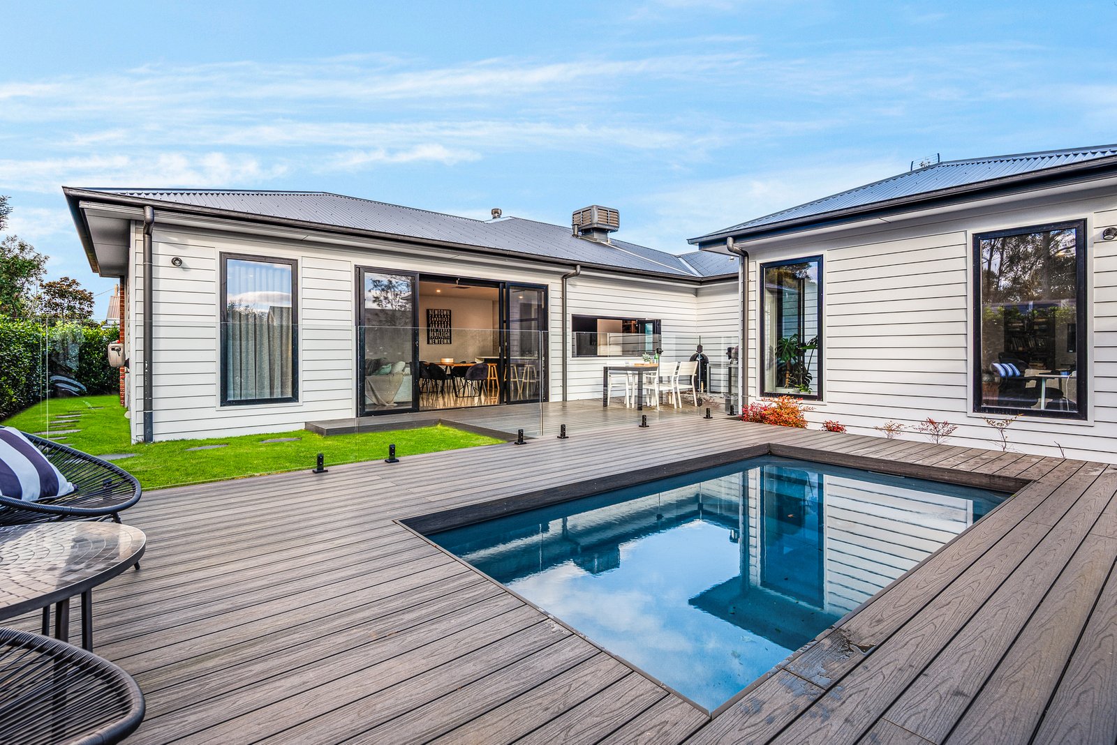 Gallery: 360A Autumn Street